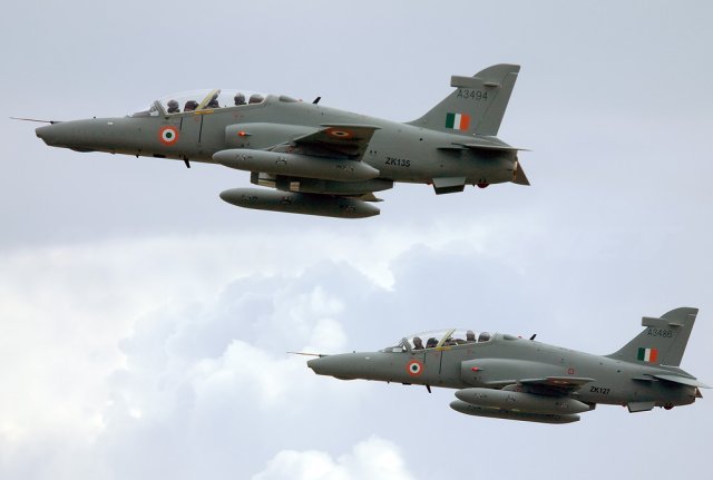 HAL plans to introduce Hawk Mk 132 combat jet variant by early 2017 640 001
