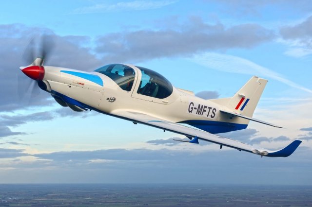 UK receives two first Grob G120TP trainer aircraft from Affinity 640 001