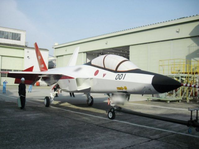 The Japanese Defense Ministry’s efforts to develop an all-domestic fighter jet, Japan’s first since World War II, are moving into full swing. A test model under development by Mitsubishi Heavy Industries Ltd. is expected to make its maiden flight in mid-January, reported today the Japan Times.