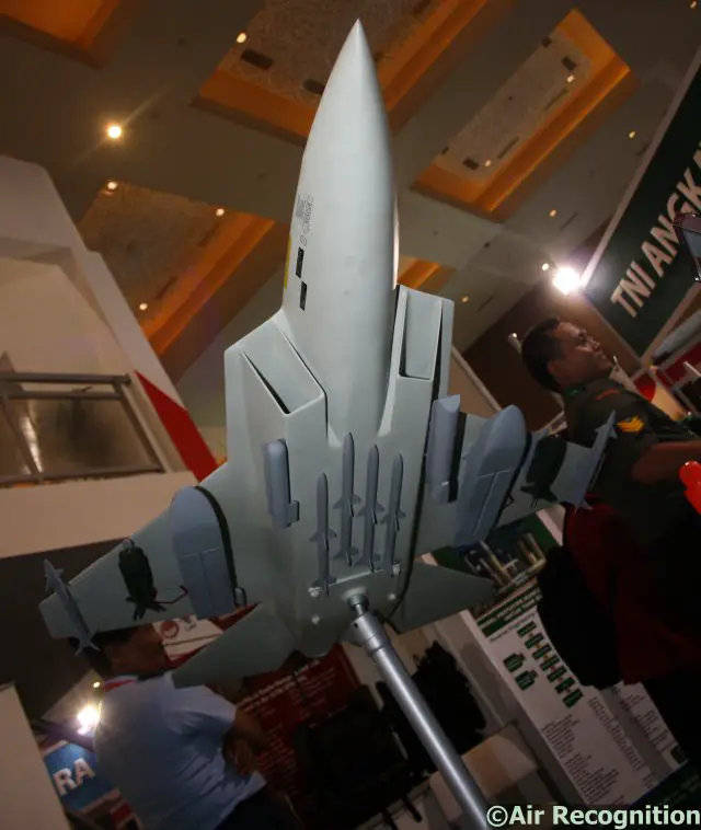 Nearly one month after starting negotiations with South Korea to reach an agreement on the second phase of the joint development and production of the KF-X/IF-X jet fighter, Indonesian Ministry of Defense is officially showcasing the IF-X in Indonesian livery during IndoDefence 2014 exhibition, which is held in Jakarta from 5-8 November. 