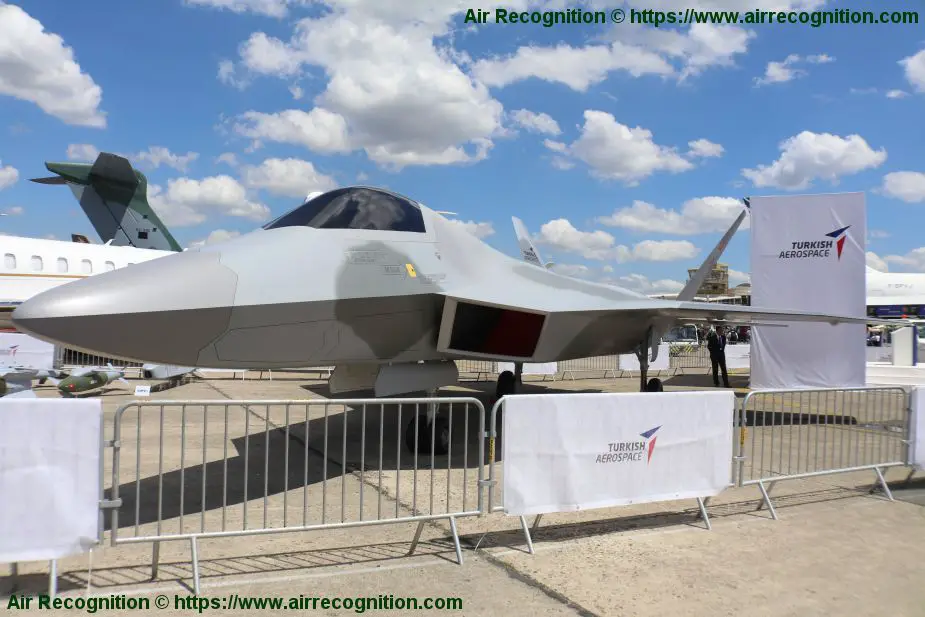 Turkish Aerospace unveils a full size model of Turkish fighter Paris Air Show 2019 925 004