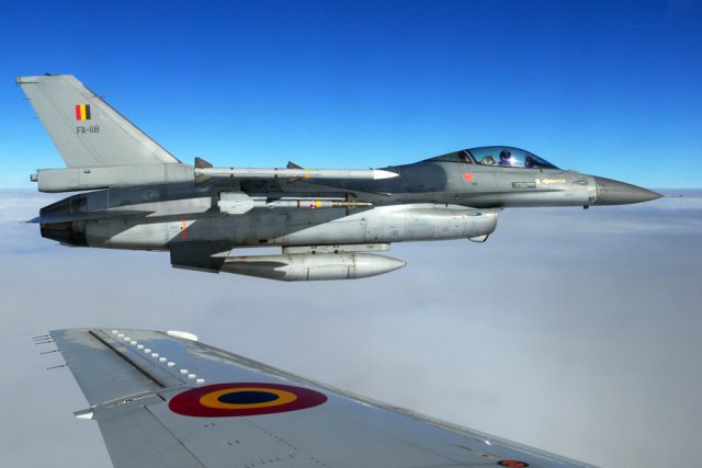 According to De Standaard, the negotiators of the next Belgian government agreed this weekend on replacing the Belgian Air Component's F-16 multirole fighter aircrafts. As stated earlier this summer by the Belgian Ministry of Defence, the replacement of the F-16s should be completed in 2023 and concerns the entire fleet of jet fighters.