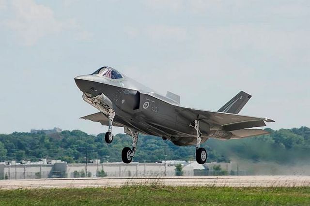 The first of Australia’s much anticipated Royal Australian Air Force’s (RAAF) F-35A Lightning II Joint Strike Fighters (JSF) successfully took flight from Fort Worth, Texas on Monday 29 September. It was a maiden flight for the Australian F-35A, lasting approximately two hours. 