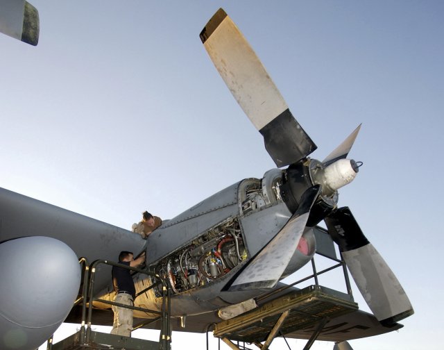 USAF to start updating its C 130 airlifters with Rolls Royce s T56 Series 3 5 engine upgrade 640 001