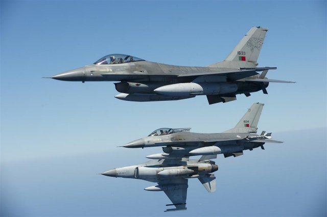 Romania plans to purchase 12 more F 16 fighter jets in 2017 640 001