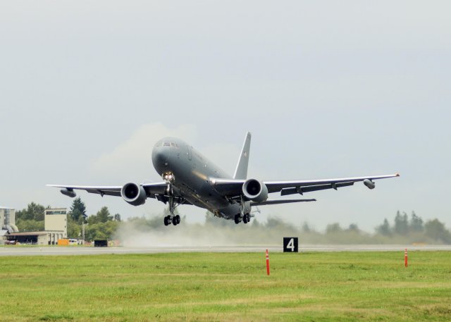 Boeing lands 2 1bn USAF contract for 15 KC 46A multirole anker aircraft 640 001