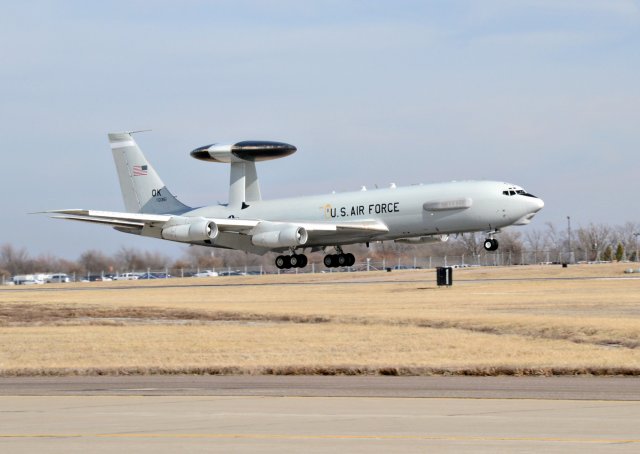 USAF receives first E 3 Sentry aircraft fitted with DRAGON glass flight deck modification 640 001