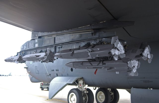 Raytheon and USAF upgrading MALD J radar jammer with anti jam capabilitie 640 001