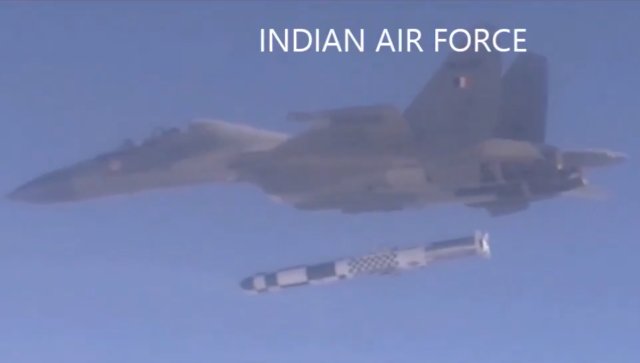 IAF Su 30MKI successfully test fires Brahmos cruise missile 640 001