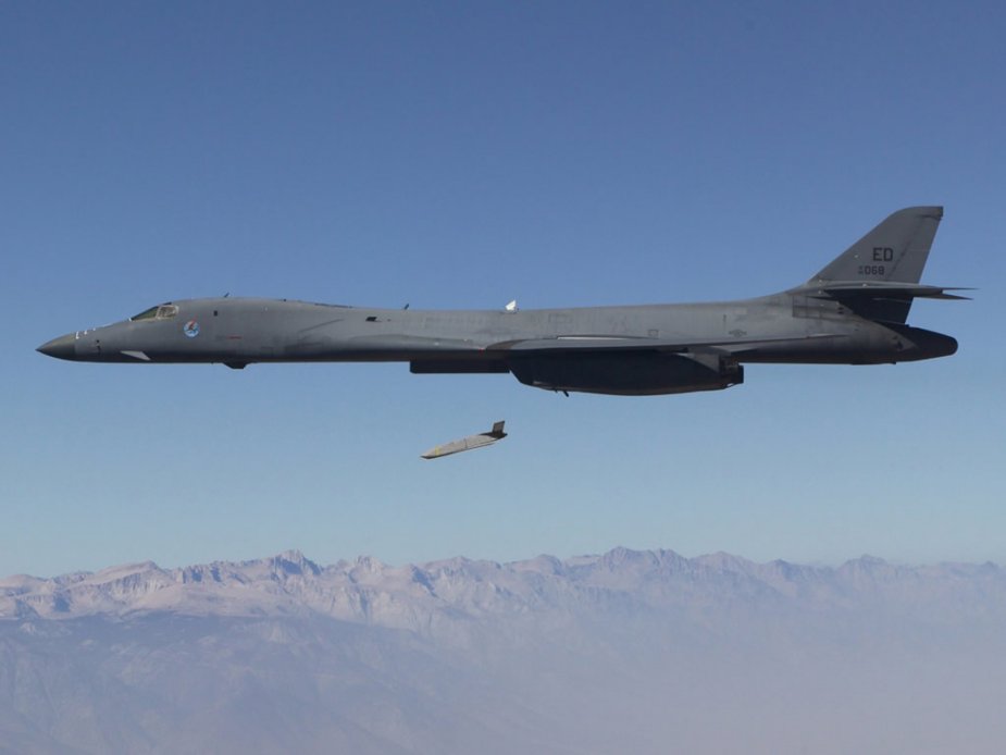 Lockheed Martin hands over first AGM 158C missiles to USAF operational units 001