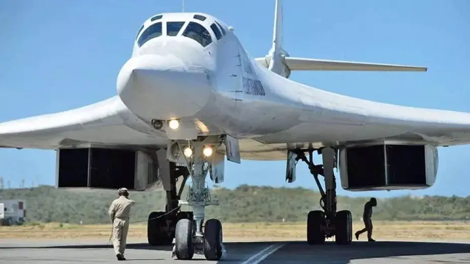 Russian Air Force deploys Tu 160 bombers land to Venezuela 001