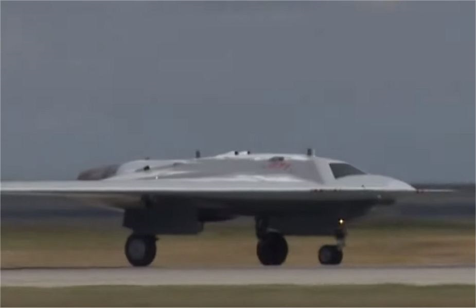Russian heavy drone S 70 Okhotnik maiden flight video