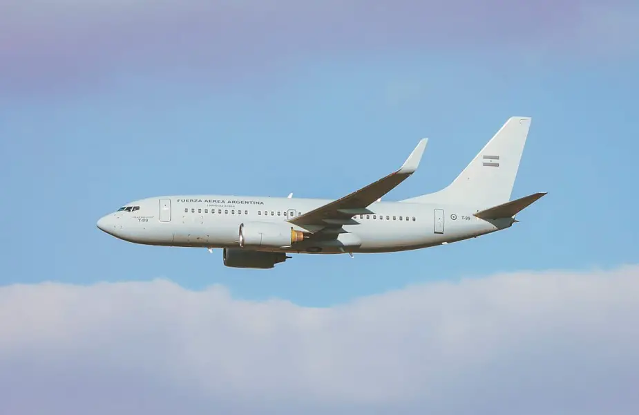 Argentine Air Force incorporates a Boeing 737 700 aircraft 01