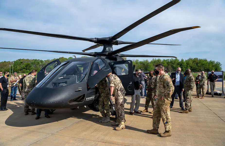 Sikorsky S 97 Raider helicopter performs first flight demos for US Army officials 03