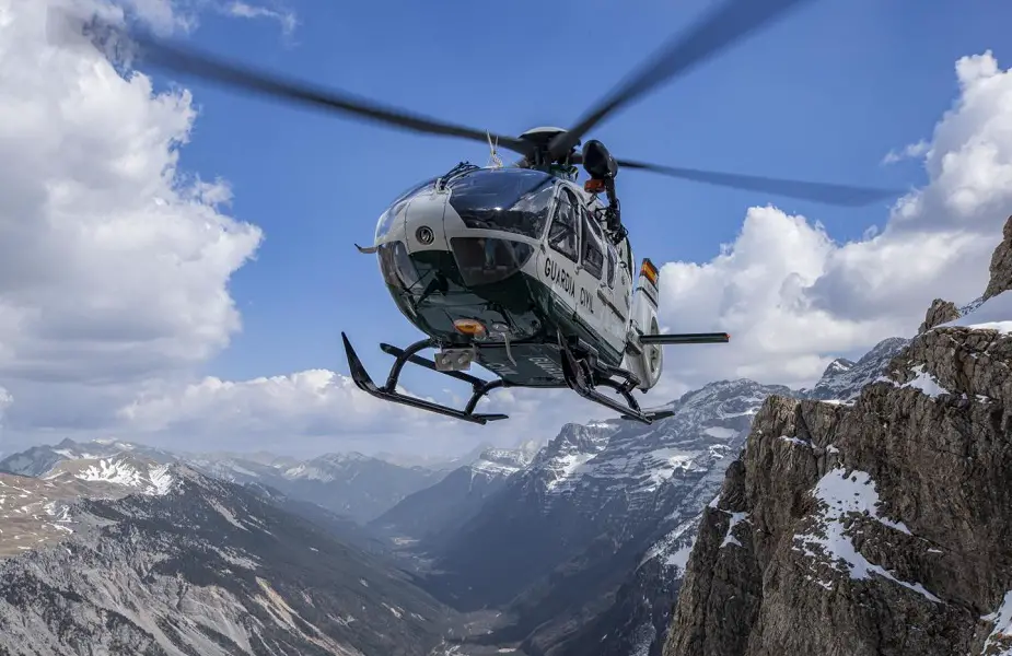 وزارة الدفاع والداخلية الإسبانية توقعان 36 طائرة هليكوبتر من طراز إيرباص H135 01