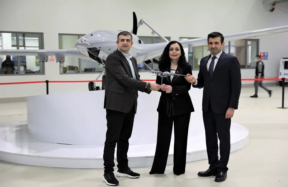 رئيس جمهورية كوسوفو يزور شركة Baykar التركية المصنعة للطائرات بدون طيار 01