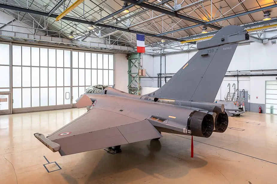 تسلم شركة داسو للطيران طائرات مقاتلة من طراز Rafale F3R إلى وزارة الدفاع الفرنسية