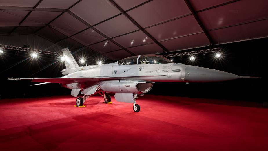 Lockheed Martin and Royal Bahraini Air Force celebrate delivery of Bahrains first F 16 Block 70 fighter 3